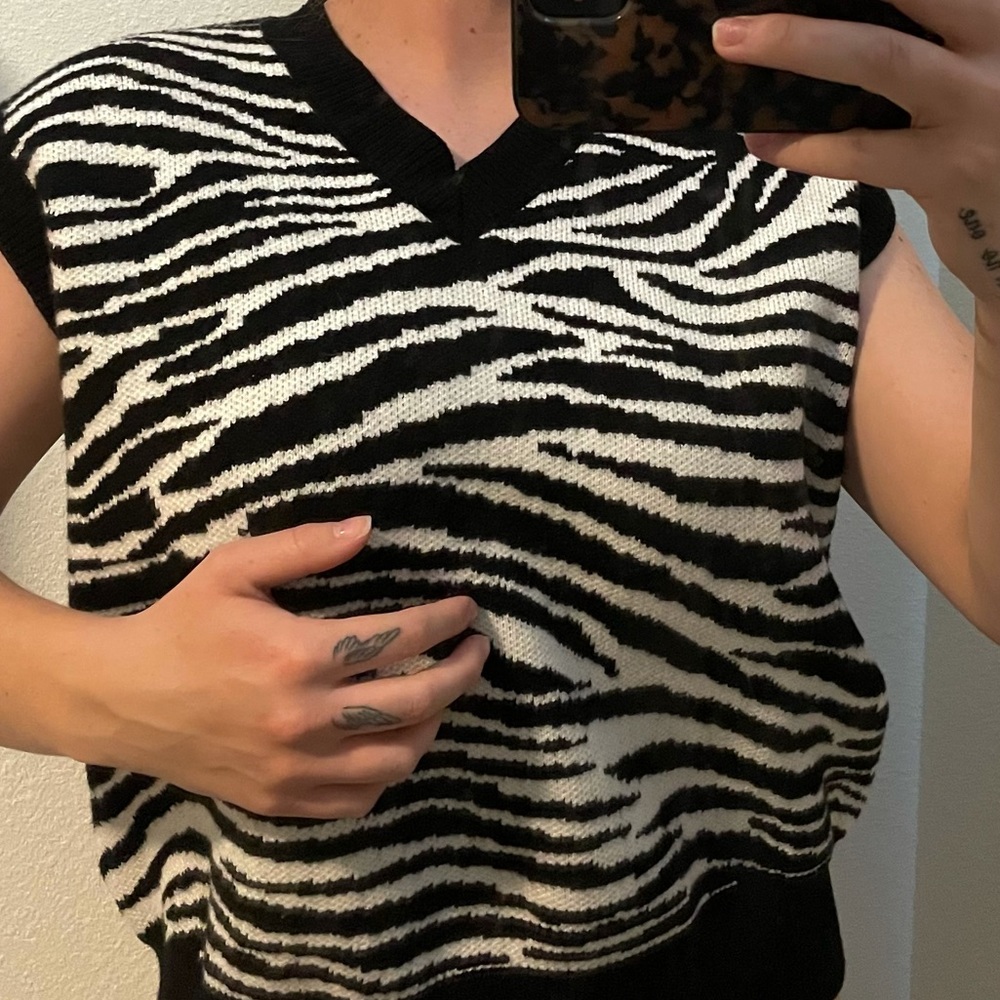 Oversized zebra sweater vest